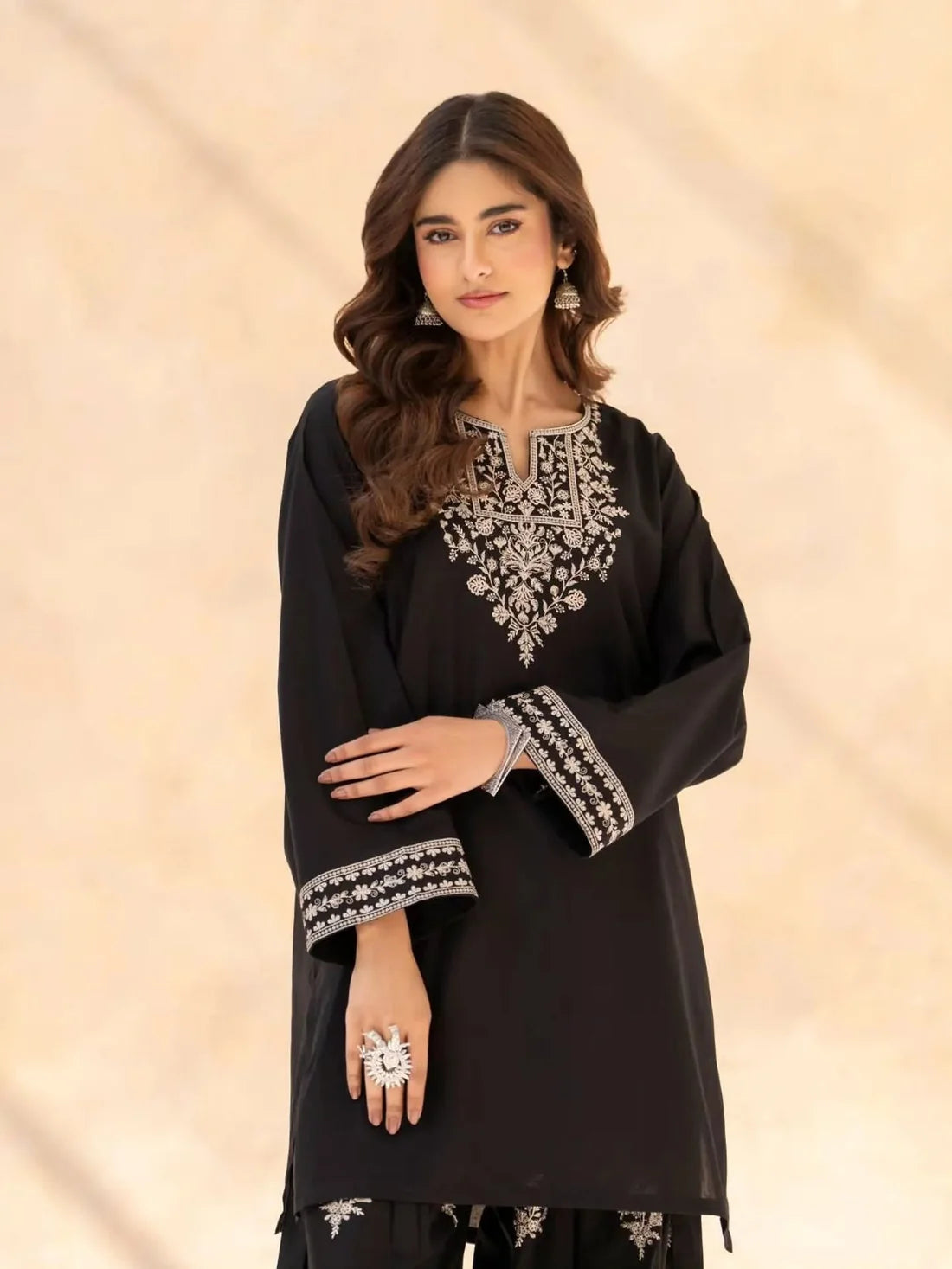 Sumiya Embroidered 2PC
