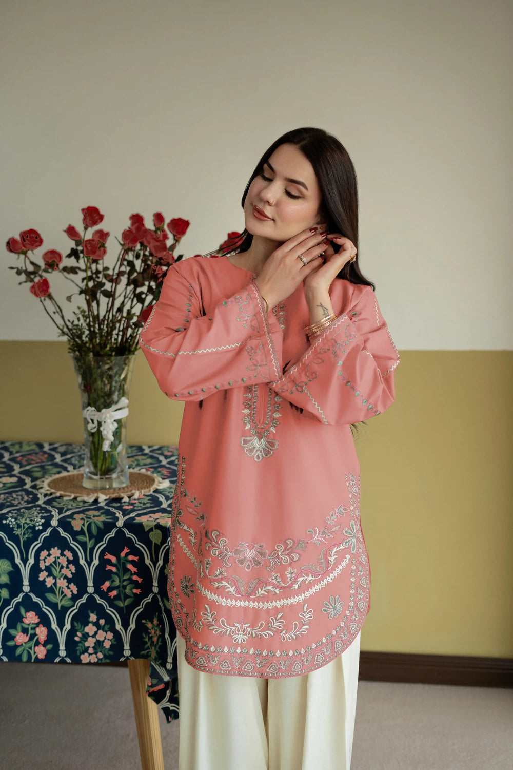 VANEEZA EMBROIDERED 2PC