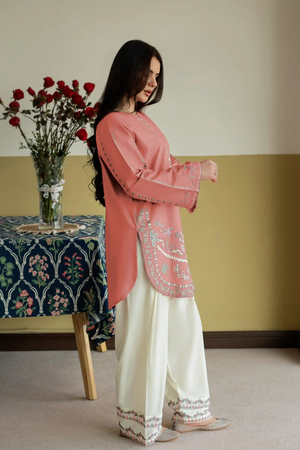 VANEEZA EMBROIDERED 2PC
