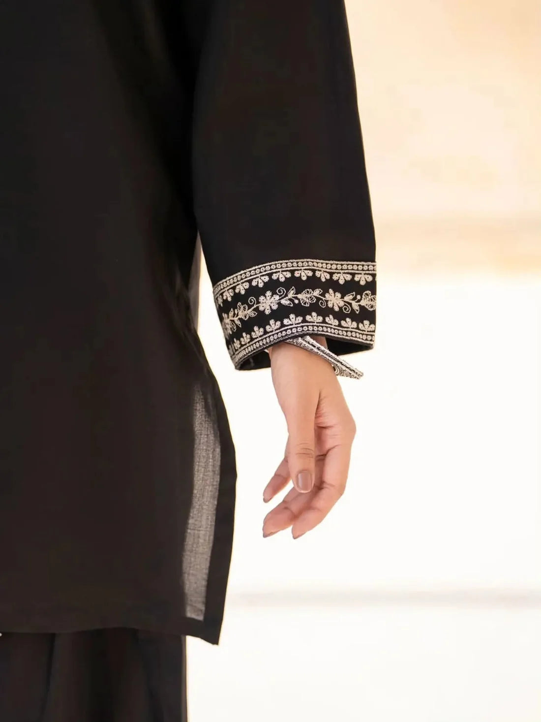 Sumiya Embroidered 2PC
